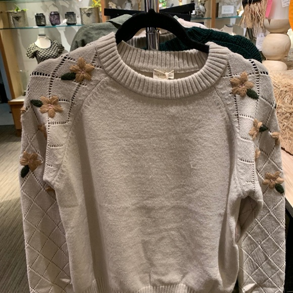 NWT Hem & Thread tan crew neck sweater with embroidered flowers on arm - Picture 1 of 3